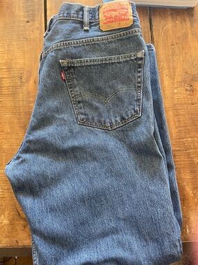 Levi's Men's Big and tall 44x34 Classic Medium Blue Relaxed Jeans